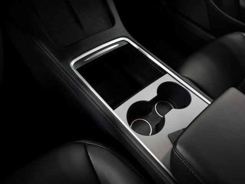 Used 2023 Tesla Model 3 Standard Range image 30