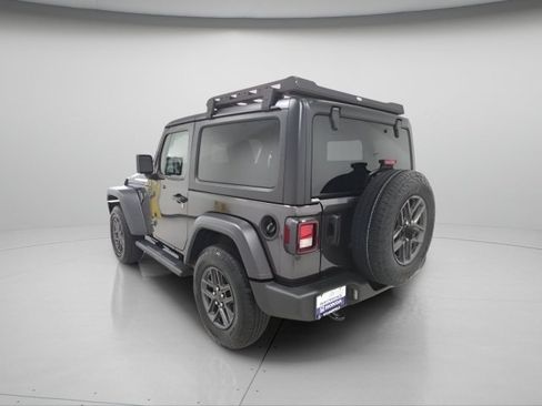Used 2025 Jeep Wrangler Sport AWD/4WD image 5