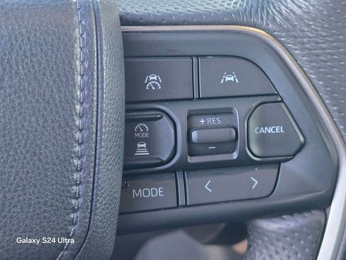 Used 2024 Toyota Tacoma TRD Off-Road image 24