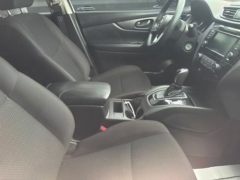 Used 2019 Nissan Rogue Sport S w/ Appearance Package FWD image 17
