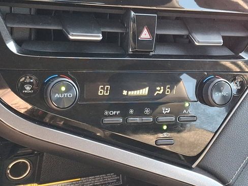 Used 2021 Toyota Camry XSE image 14