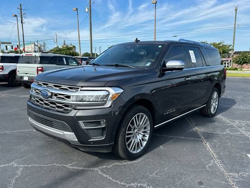 Used 2022 Ford Expedition Max Platinum RWD image 3