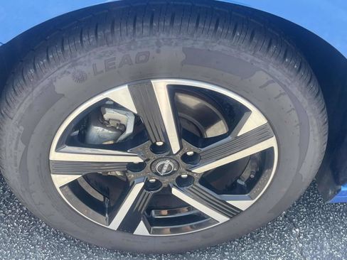 Used 2024 Nissan Sentra SV FWD image 8