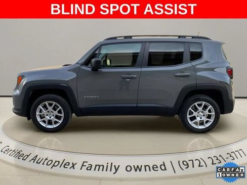 Used 2022 Jeep Renegade Latitude AWD/4WD image 2