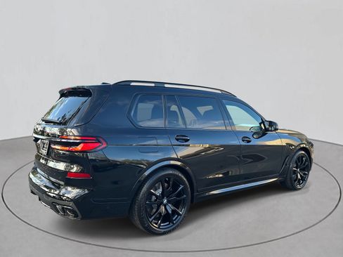 New 2026 BMW X7 M60i image 5