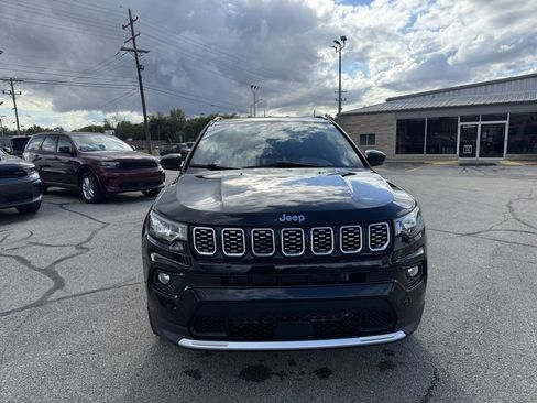 Used 2024 Jeep Compass Limited image 9