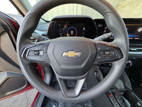 Used 2025 Chevrolet TrailBlazer LT image 25