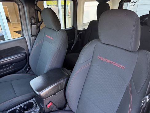Used 2018 Jeep Wrangler Unlimited Rubicon AWD/4WD image 12