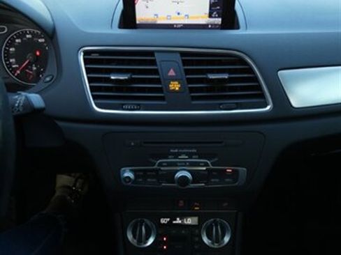 Used 2015 Audi Q3 2.0T Prestige w/ Prestige Package image 31