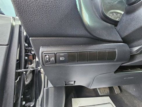 Used 2021 Toyota Corolla LE image 20
