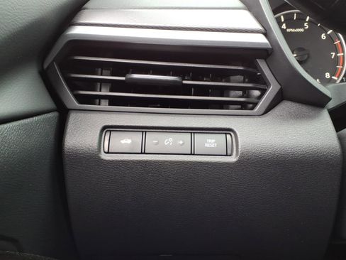 Used 2025 Nissan Altima 2.5 SR image 26