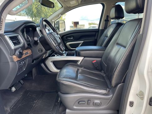 Used 2016 Nissan Titan SL image 14