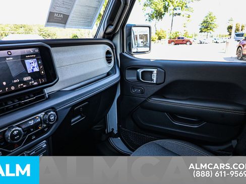 Used 2024 Jeep Wrangler Sahara image 42