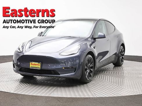Used 2022 Tesla Model Y Long Range image 1