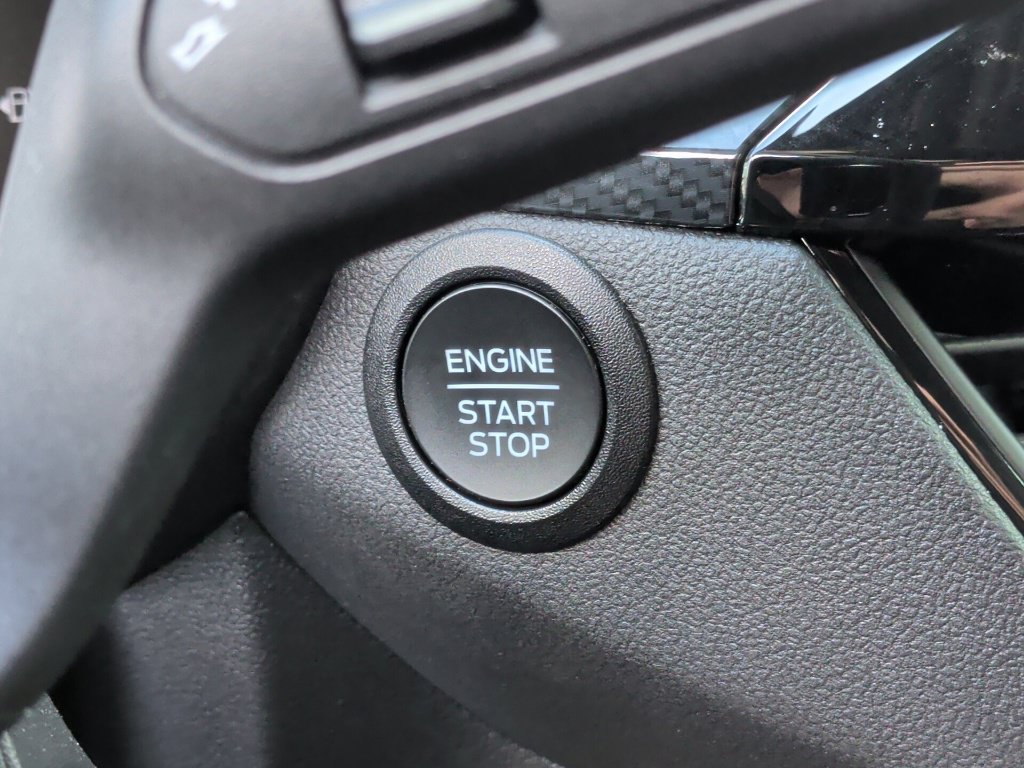Used 2025 Ford Escape ST-Line w/ Equipment Group 301A FWD image 23