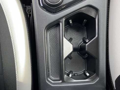 Used 2025 Volkswagen Taos SE AWD/4WD image 27