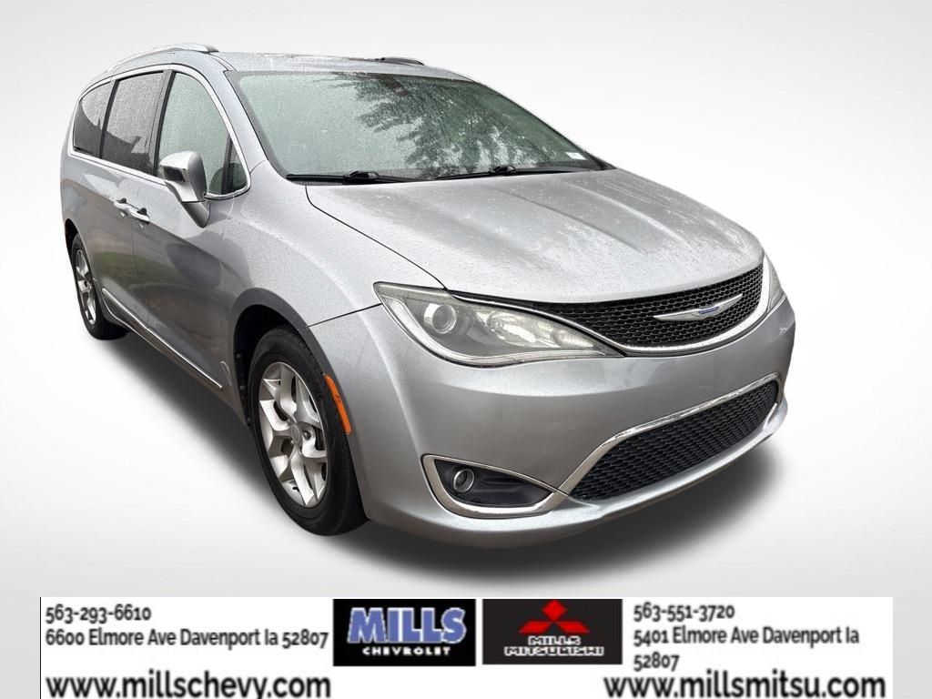 Used 2020 Chrysler Pacifica Limited FWD image 1