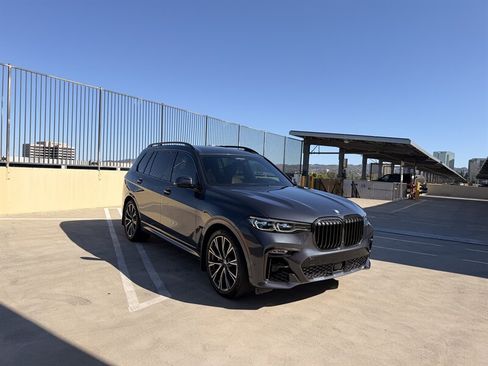Used 2020 BMW X7 M50i w/ Dynamic Handling Package AWD/4WD image 6