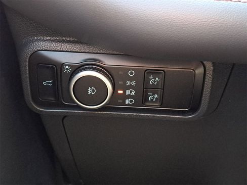 Certified 2025 Ford Explorer Active w/ Active Comfort Package image 30