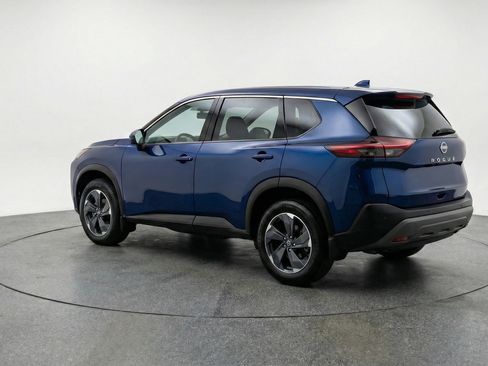 Used 2025 Nissan Rogue SV AWD/4WD image 6