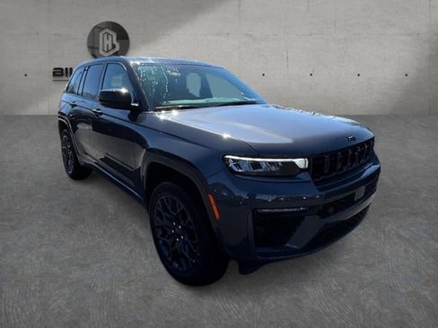 New 2026 Jeep Grand Cherokee Summit w/ Obsidian Package image 3