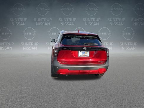 Used 2025 Nissan Kicks SR AWD/4WD image 8