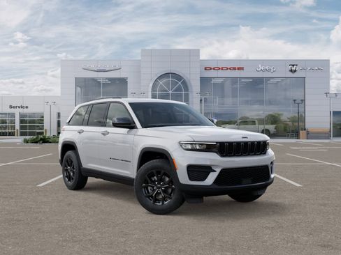New 2025 Jeep Grand Cherokee Laredo image 5