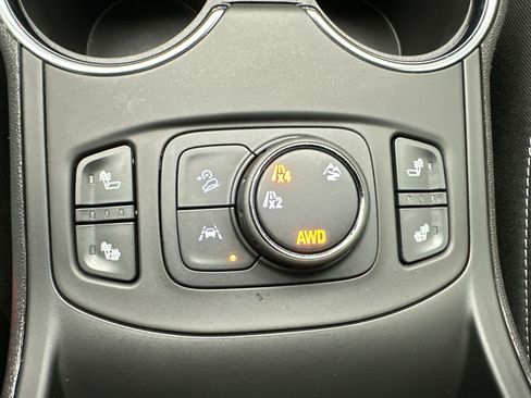 Certified 2024 GMC Terrain SLE w/ Driver Convenience Package AWD/4WD image 20