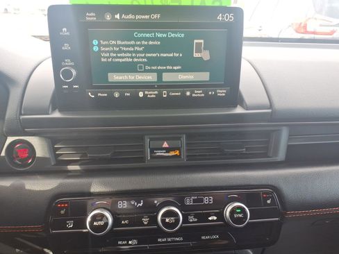 Used 2025 Honda Pilot TrailSport image 10