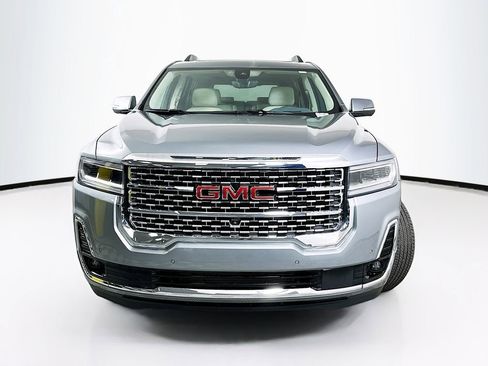 Used 2023 GMC Acadia Denali w/ Denali Ultimate Package FWD image 5