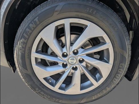 Used 2016 Nissan Rogue SL w/ SL Premium Package image 20