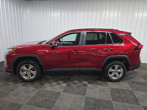 Used 2022 Toyota RAV4 XLE AWD/4WD image 5