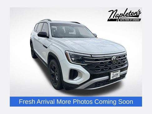 Used 2024 Volkswagen Atlas Peak Edition SEL AWD/4WD image 1