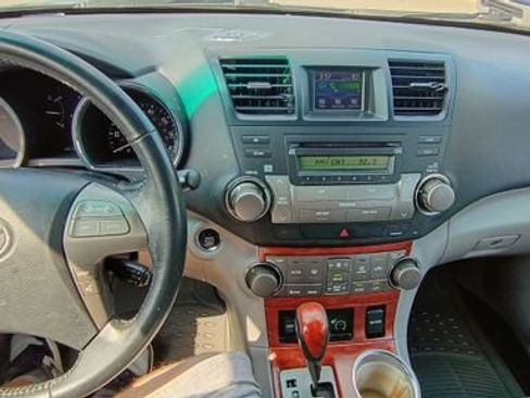 Used 2009 Toyota Highlander Limited w/ Extra Value Pkg 7 AWD/4WD image 3