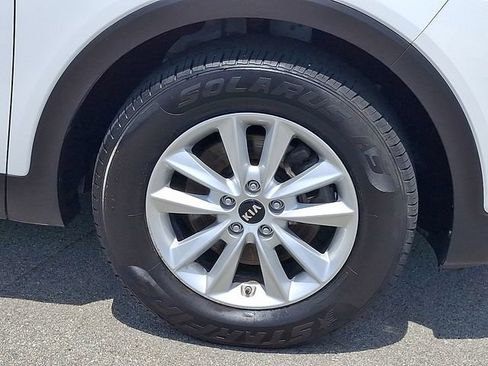 Used 2020 Kia Sorento LX AWD/4WD image 8