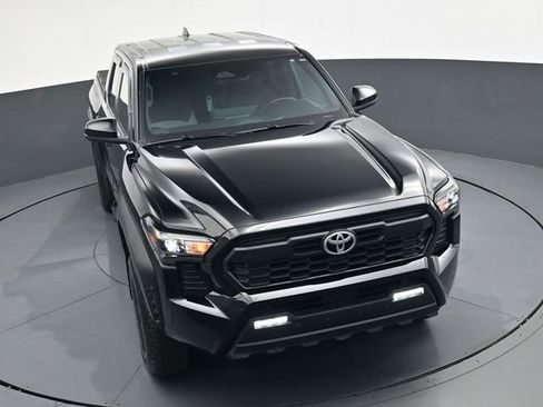 Used 2024 Toyota Tacoma TRD Off-Road w/ TRD Off Road Upgrade Package image 33