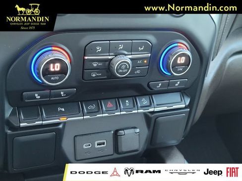 Used 2022 Chevrolet Silverado 1500 LT Trail Boss w/ Safety Package AWD/4WD image 11
