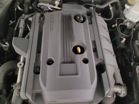 Used 2017 Ford Mustang Coupe RWD image 30