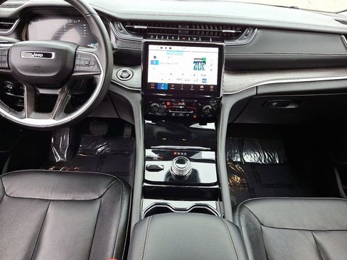 Used 2022 Jeep Grand Cherokee Limited AWD/4WD image 16