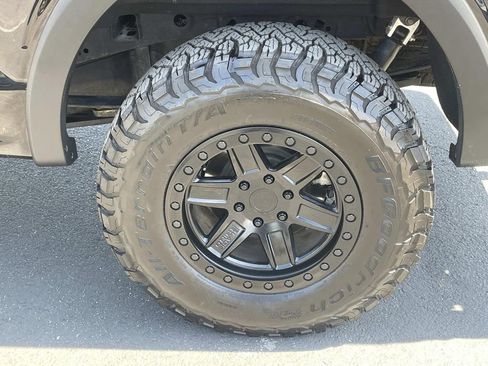 Used 2023 Ford F150 Lariat w/ FX4 Off-Road Package image 6