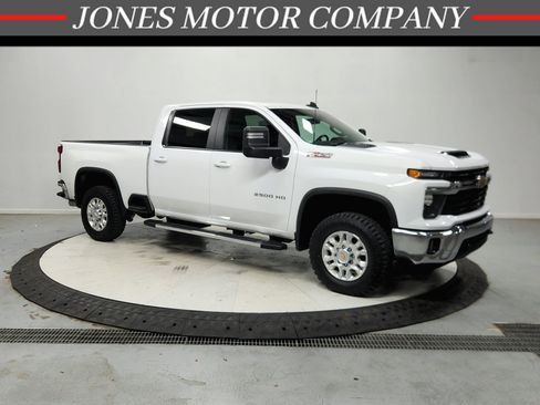 Used 2025 Chevrolet Silverado 2500 LT AWD/4WD image 1
