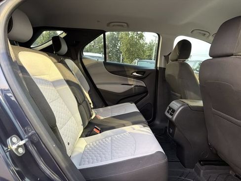 Used 2018 Chevrolet Equinox LS FWD image 15