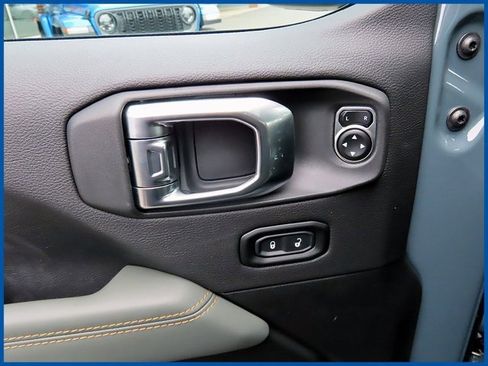 New 2026 Jeep Gladiator Mojave image 13