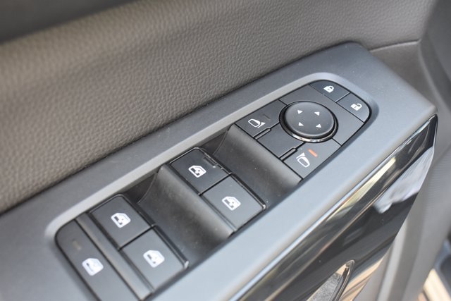 Used 2025 Nissan Pathfinder SV w/ SV Premium Package AWD/4WD image 12