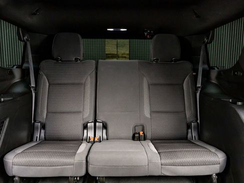 Used 2023 GMC Yukon SLE image 32