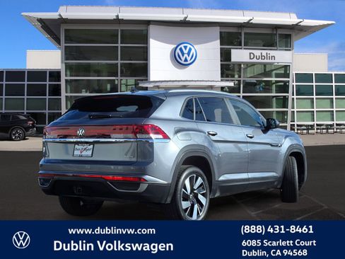 Certified 2024 Volkswagen Atlas Cross Sport SE image 4
