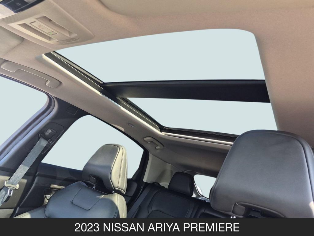 Used 2023 Nissan Ariya FWD image 16