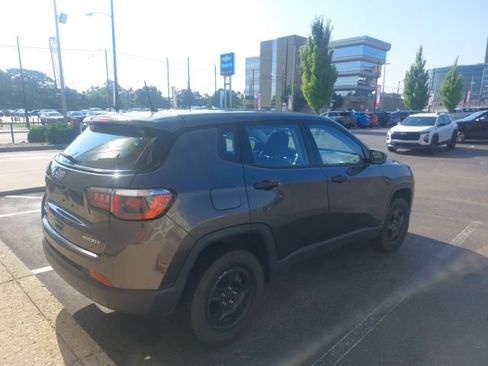 Used 2018 Jeep Compass Sport AWD/4WD image 2