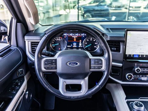 Used 2022 Ford Expedition XLT RWD image 24