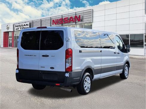 Used 2023 Ford Transit 350 XLT image 4